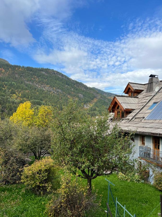 Bel Appartement 8 Personnes A Saint Chaffrey Exterior photo